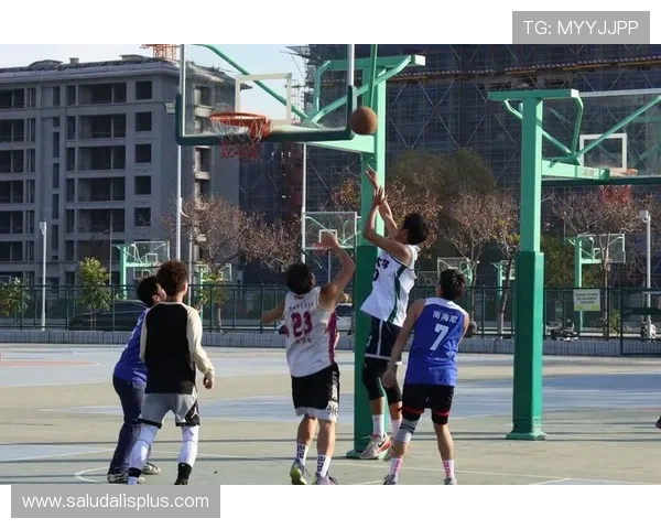 星空xk体育：夜空中的体育精神激励运动员不断突破自我